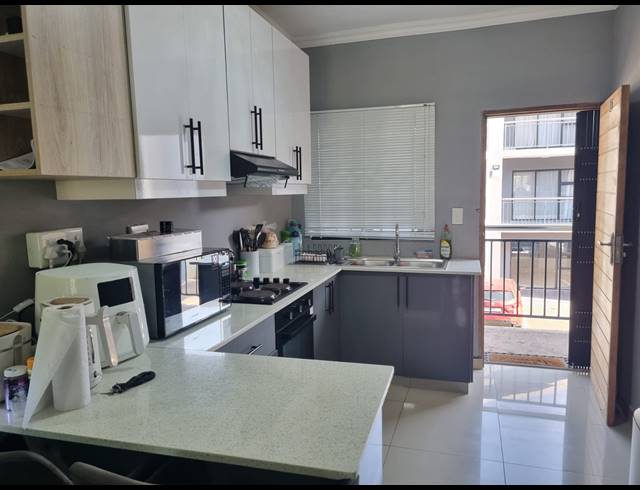2 BEDROOM FLAT FOR SALE IN MORNINGSIDE
